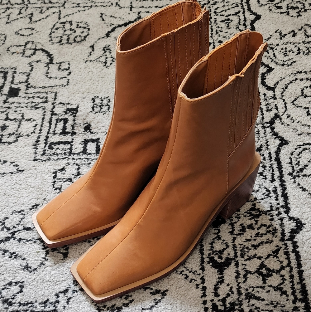Schutz Heires boots womens
